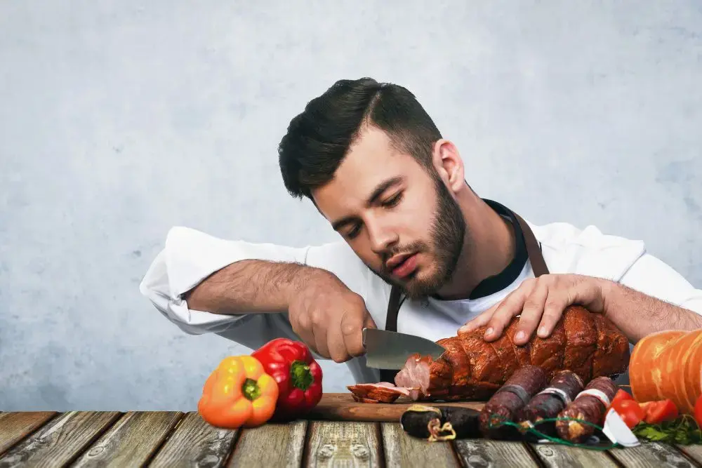 Chef Mengiris Daging